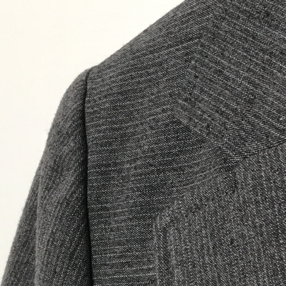 Laura Grey Pinstripe Blazer; 3 buttons, 2 pockets; Size 2 Petite; Vintage - Picture 5 of 9